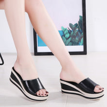 Load image into Gallery viewer, LEATHER SUMMER WOMEN SLIPPERS OPEN TOE FLIP FLOPS SANDALS WOMEN WEDGES SLIPPERS BLACK WHITE SLIDES SANDALS
